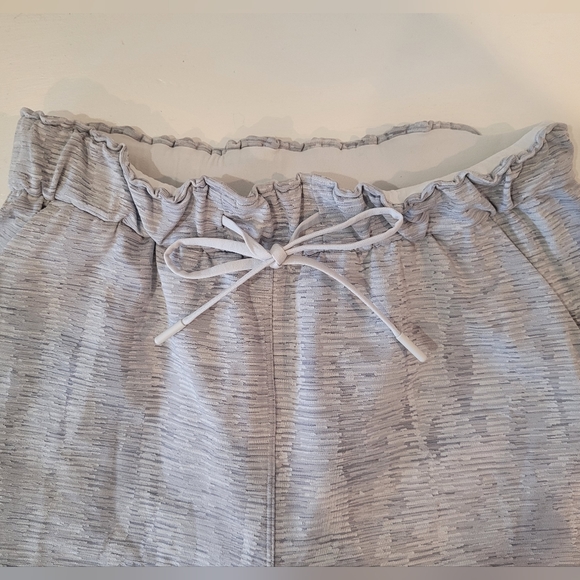 Lululemon Stretch High-Rise Joggers, Color LinearTempo Jacquard Silver Sz 6 - Picture 7 of 14